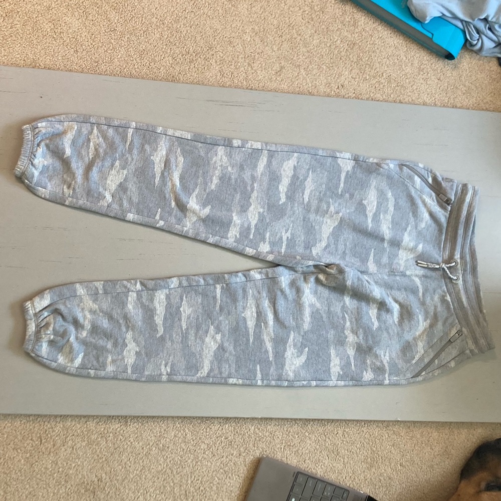 Athleta girl camo sweatpants